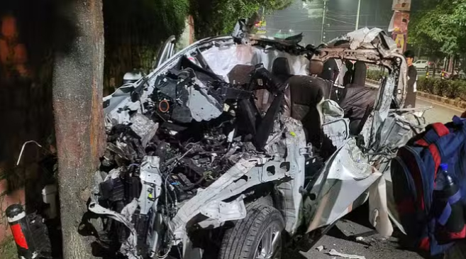 देहरादून में बड़ा सड़क हादसा… ट्रक और कार की टक्कर; छह लोगों की मौत