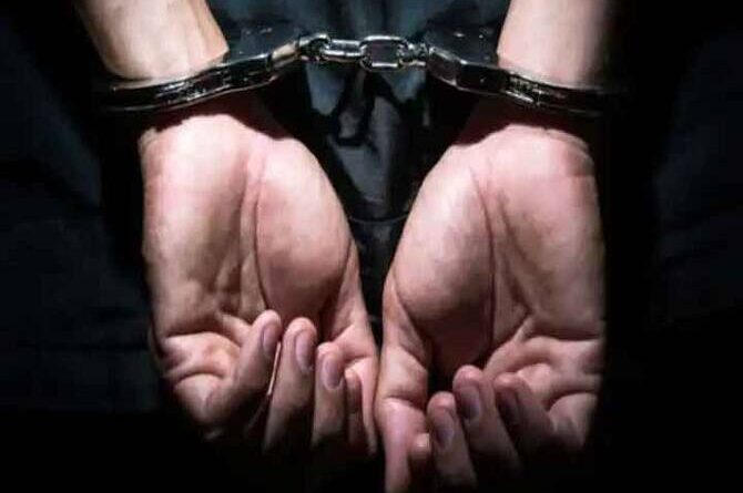 ग्रेटर नोएडा में पुलिस मुठभेड़ के बाद दो आरोपी गिरफ्तार, लाखों के गहने और हथियार बरामद
